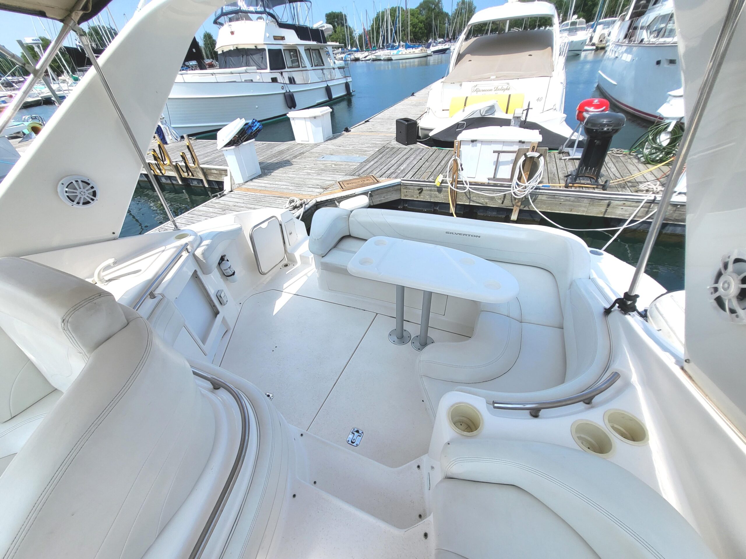 1998-silverton-360-express-power-9396282-20240517193159154-1_XLARGE