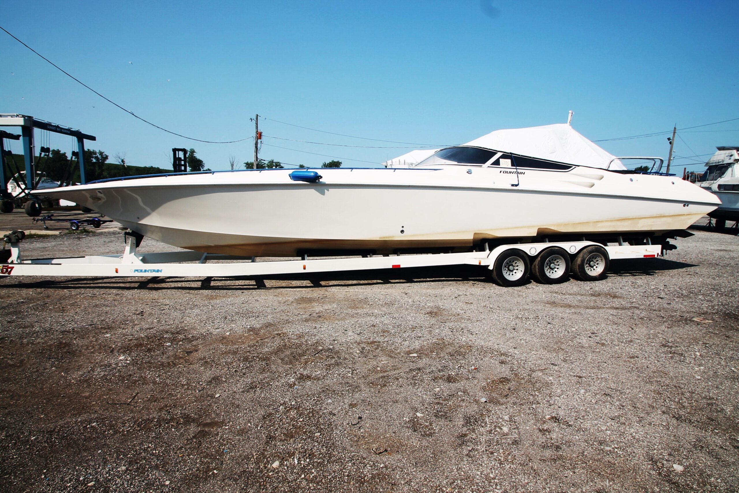 1999-fountain-42-staggered-power-9484671-20240804145945357-1_XLARGE